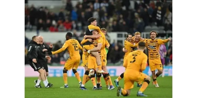 Cambridge United thường gặp khó khi gặp Barnet